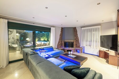 Villa Casa del G private pool and barbecue 
Special reservations for events. 