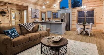 Twilight Pines Dreamy Cabin w Kids Loft Hot Tub
