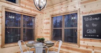 Twilight Pines Dreamy Cabin w Kids Loft Hot Tub