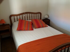 5 slaapkamers, een strijkplank/strijkijzer, wifi