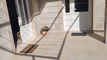 Apartment (Two Bedroom Apartment with Sea View) | Exterior