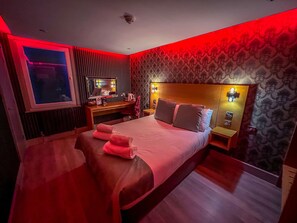 Habitació doble de luxe, amb bany privat | Wifi gratuïta 