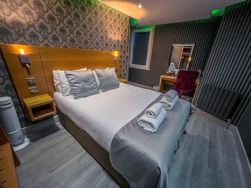 The Quayside Hotel and Bar