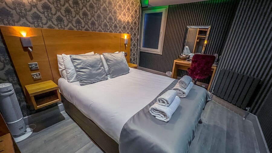 The Quayside Hotel and Bar