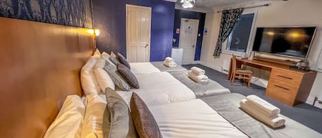 Premium Triple Room, Ensuite, Harbour View