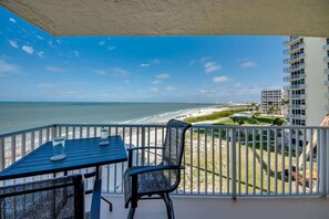 Outdoor dining - Estero Beach & Tennis Club #406c - Beachfront (Fort Myers Beach)