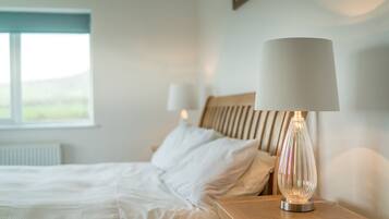 3 slaapkamers, een strijkplank/strijkijzer, reisbedje, wifi