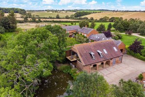 Property grounds - 14 Acres (Market Harborough)