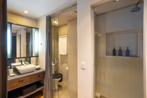 Exclusive Apartment | Bathroom | Free toiletries - Urbano Duplex (São Paulo)