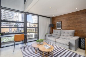 Apartment | Wohnbereich | Fernseher