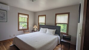 4 slaapkamers, een strijkplank/strijkijzer, wifi, beddengoed