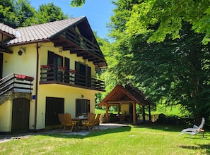 Hus (Holiday Home with Three Bedrooms and ) | Udendørsområde