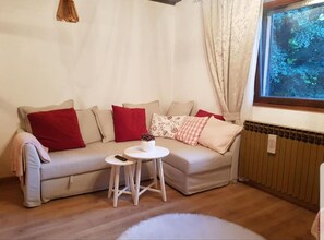 Hus (Holiday Home with Three Bedrooms and ) | Oppholdsrom