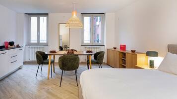 Business Studio | Iron/ironing board, free WiFi, bed sheets