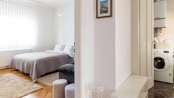 Studio (Studio apartment (Studio with Garden ) | Cribs/infant beds, free WiFi