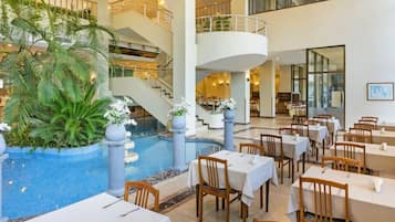 4 barer/lounger, bar ved poolen, strandbar