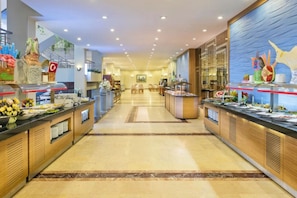 Free daily buffet breakfast - Özkaymak İncekum Resort Hotel (Alanya)
