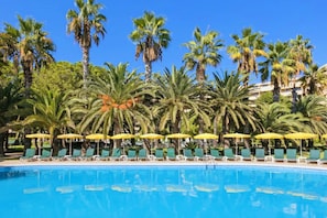 Indoor pool, seasonal outdoor pool - Özkaymak İncekum Resort Hotel (Alanya)
