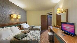 Standard Room, Mountain View | Living area | Flat-screen TV, table tennis - Özkaymak İncekum Resort Hotel (Alanya)