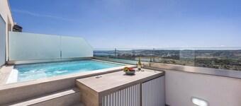 Dream Vacation with Private Pool BBQ and breathtaking sunrise and sunset views