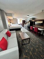 Suite, 2 Queen Beds, Non Smoking (Haven) | Bathroom | Hair dryer, towels, soap, shampoo