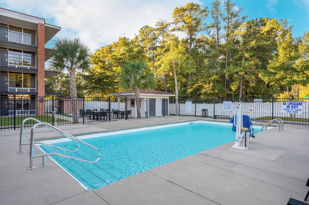 Hawthorn Extended Stay By Wyndham Columbia / Ft. Jackson