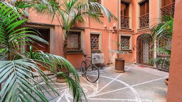 Enceinte de lâhĂ©bergement