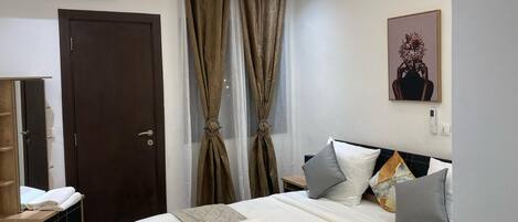 2 bedrooms, WiFi, bed sheets