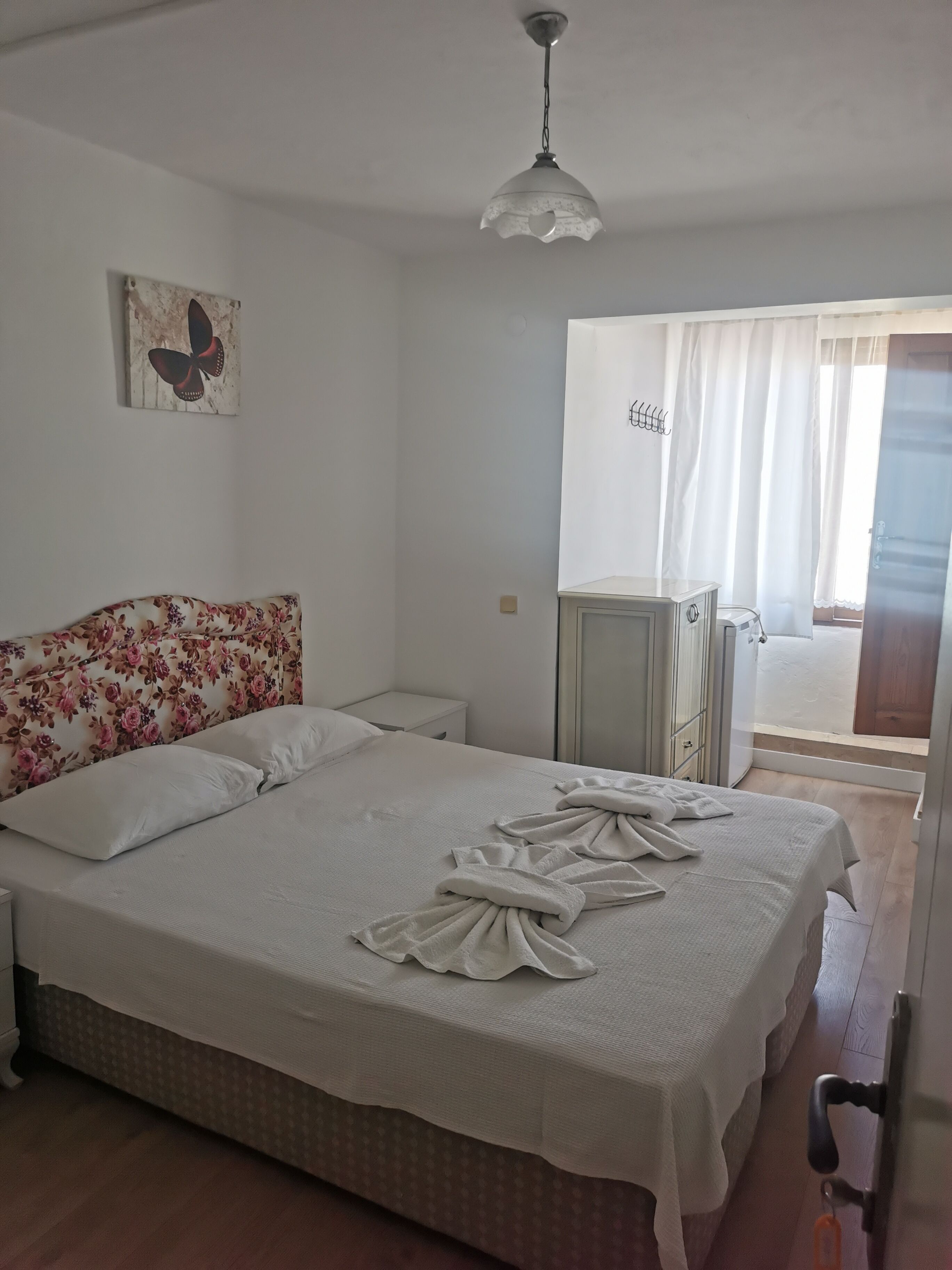 Habitación estándar, 1 cama matrimonial | Decoración personalizada, muebles diferentes y wifi gratis 