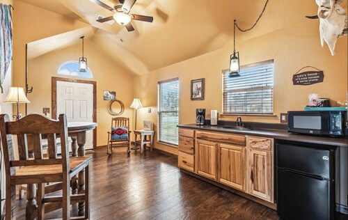 The Duke Cottage at Travis Street Cottages