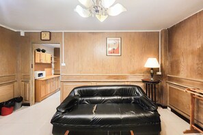 Cots/infant beds