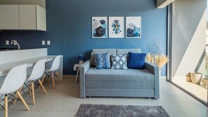 Apartemen Basic | Area keluarga | Smart TV 42-inci dengan saluran TV kabel, Netflix, dan layanan streaming