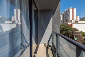 Basic Apartment | Lanai