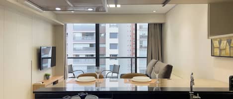 Departamento | Sala de estar | Smart TV de 42 pulgadas con canales por cable y Netflix