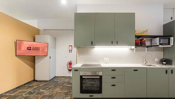 Frigorifero, microonde, forno, lavastoviglie