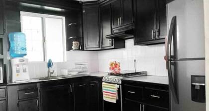 Casa Completa Para 8 Huéspedes y 2 Autos