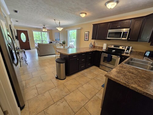 Pet Friendly Cottage Minutes To Pier Park-Frank Brown-Beach! Monthly Rates