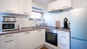 Micro-ondes, four, plaque de cuisson, lave-vaisselle