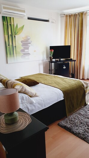 1 habitación, escritorio, wifi y ropa de cama 