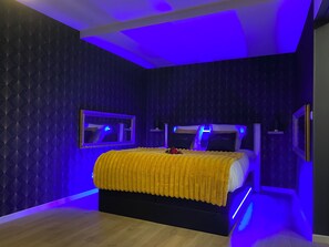 1 bedroom, desk, free WiFi, bed sheets - Gîte Romantique La Parenthèse Angevine Love &spa (Erdre-en-Anjou)