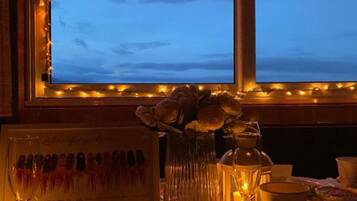 Căn hộ (Two Bedroom Apartment) | Phòng ăn