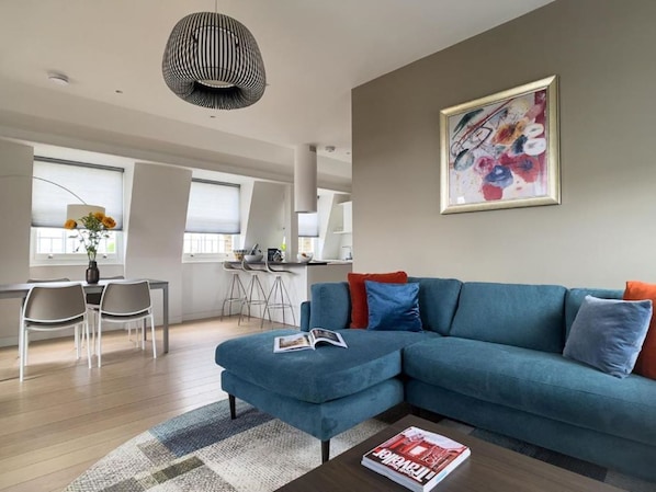 Executive Apartment, Non Smoking, Kitchen | Living area | 40-inch Smart TV with satellite channels