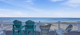 Beachfront, Large Deck, Sleeps 9, Open, Airy & Spacious