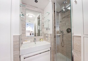 Shower, hair dryer - N&J - BREAKTIME- Sea View - Parking (Niza)