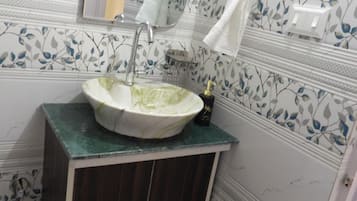 Eco-friendly toiletries, towels, soap, shampoo