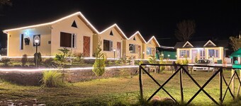 Chail's Best-Kept Secret: Hideaway Homestay - A Comfortable and Secluded Retreat