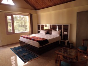 4 bedrooms, WiFi, bed sheets