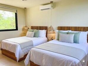 1 dormitorio, tabla de planchar con plancha, wifi y ropa de cama