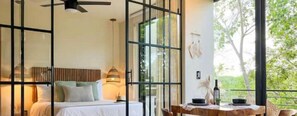 1 Schlafzimmer, Zimmersafe, Schreibtisch, Bügeleisen/Bügelbrett