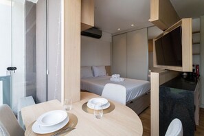 Studio Carinás 803 | Blackout drapes, iron/ironing board, free WiFi - Carinás  (São Paulo)
